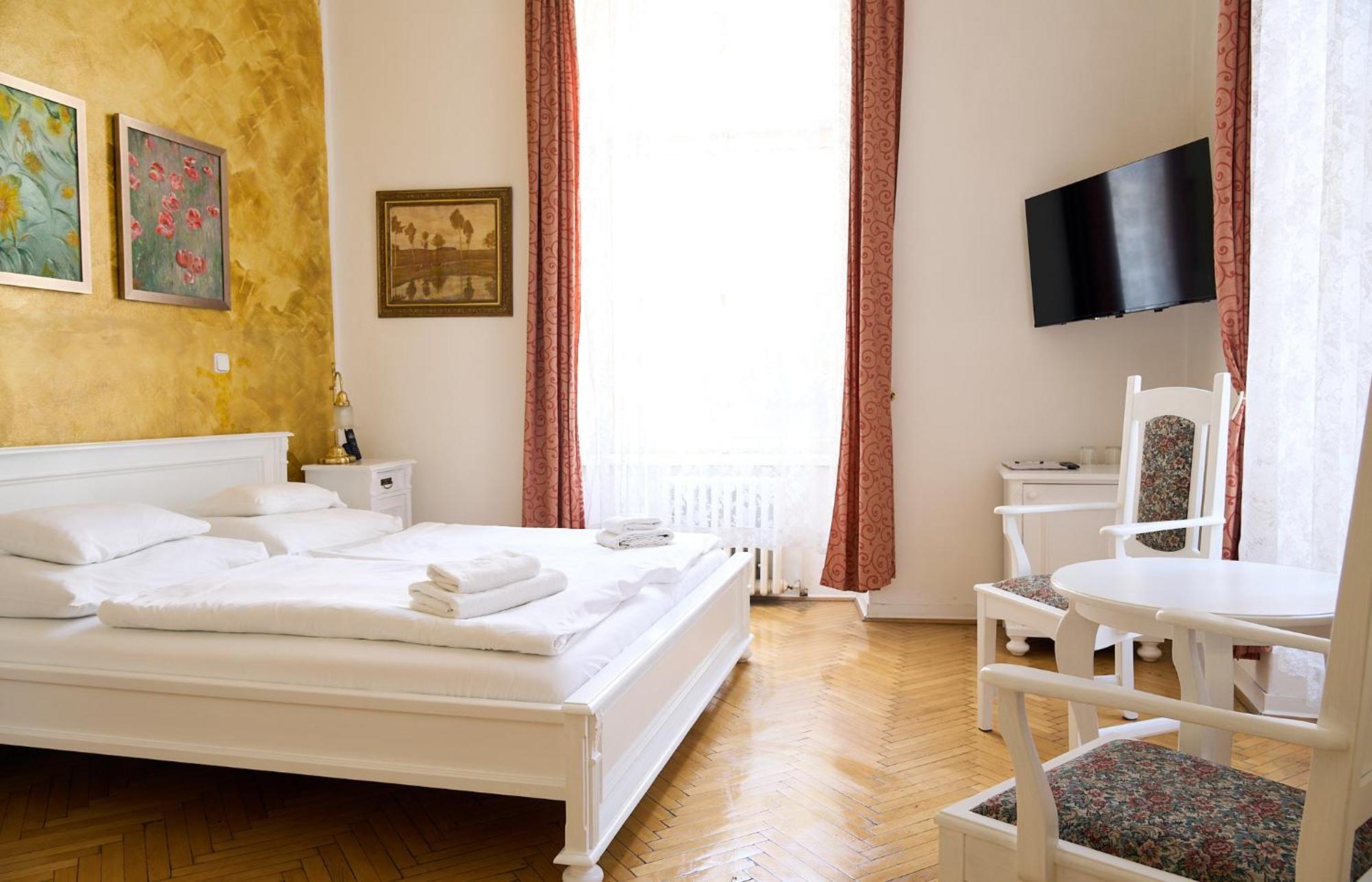 Otel U Zlateho Jelena Prag