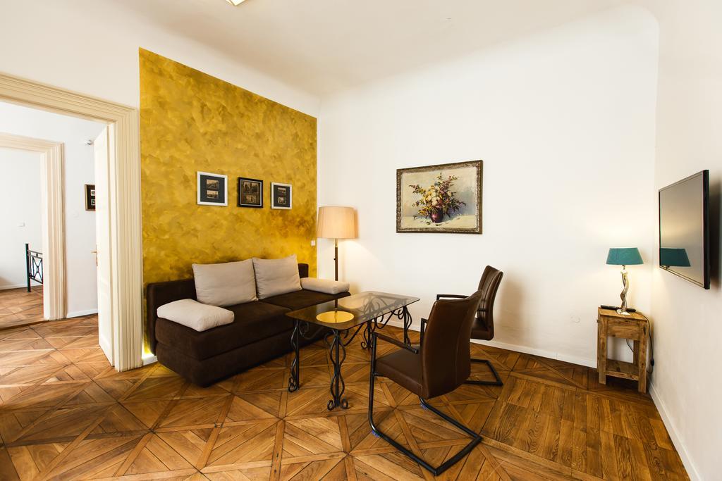 U Zlateho Jelena Otel 4*
