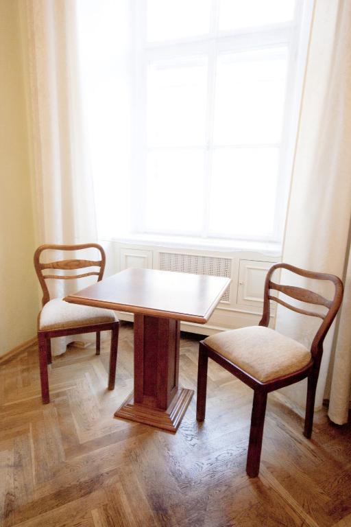 Otel U Zlateho Jelena 4*