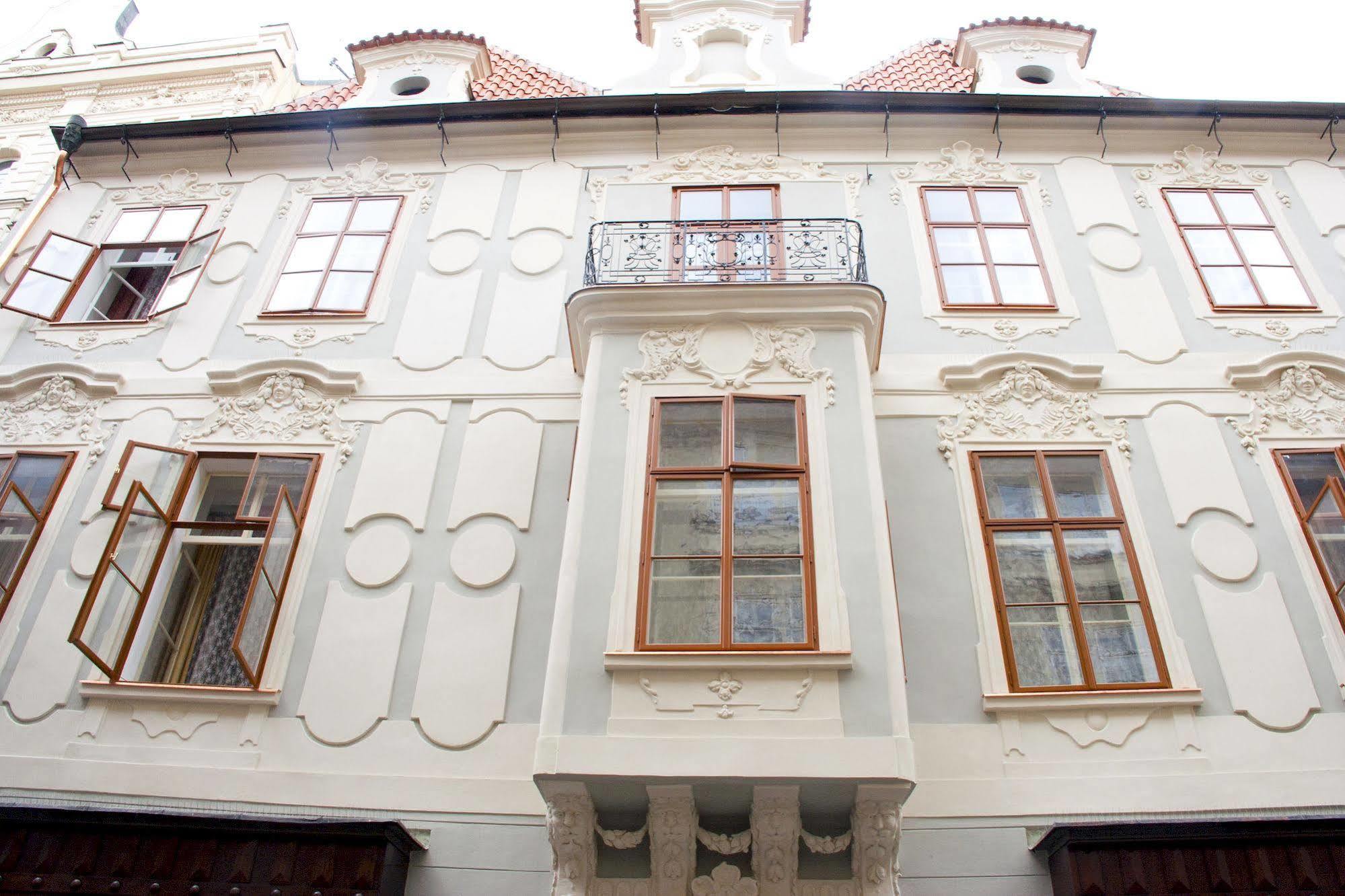 U Zlateho Jelena Otel