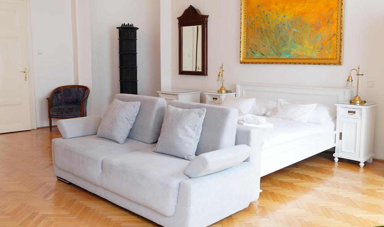 Hotel U Zlateho Jelena 4*